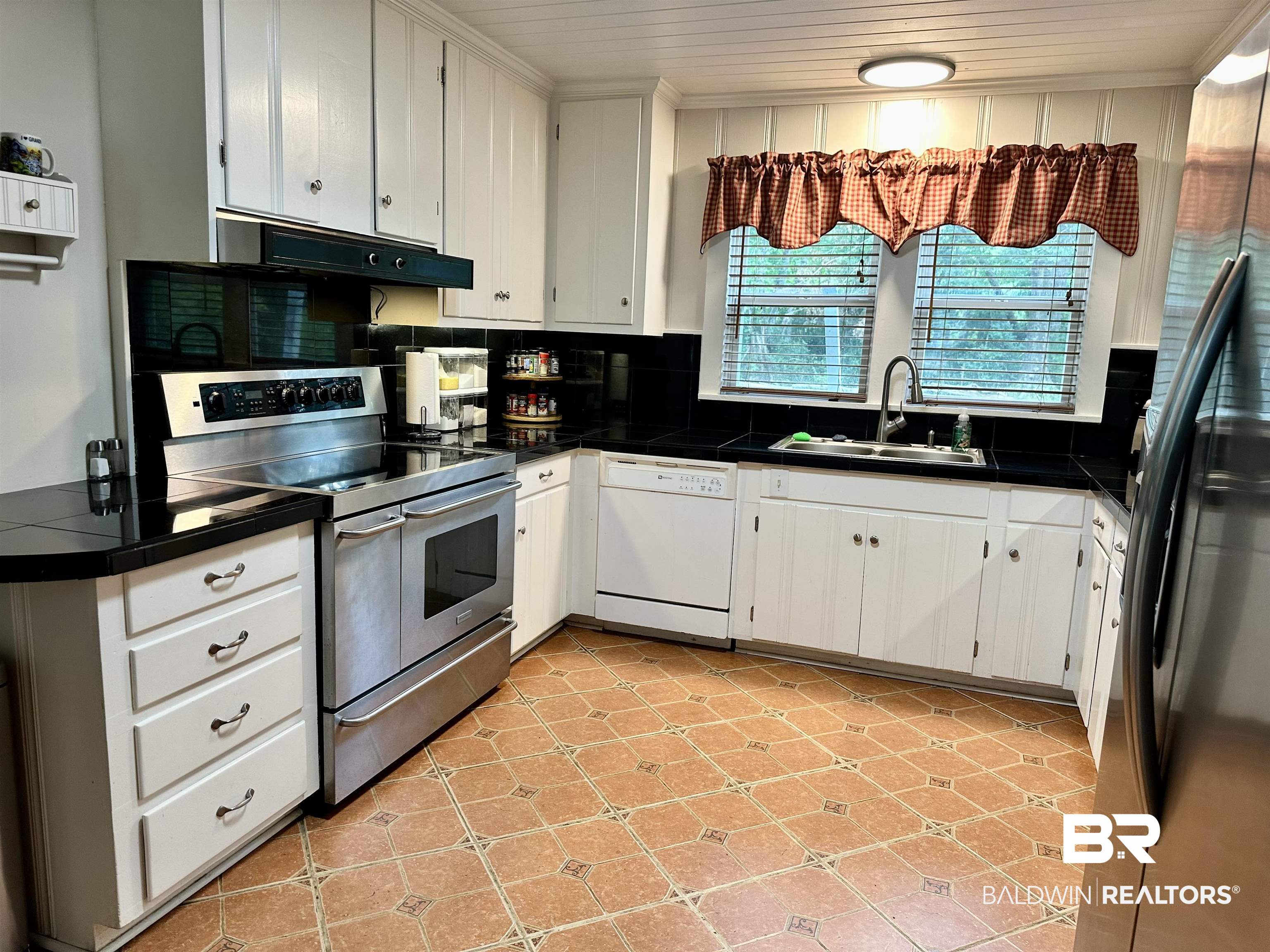 114 Riddle Road Brewton, AL 36426 - Photo 8 of 34