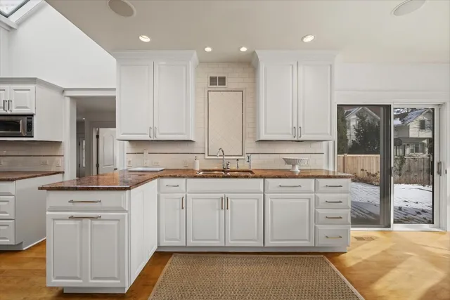 $2,850,000 | 611 Elmwood Avenue, Wilmette, IL 60091