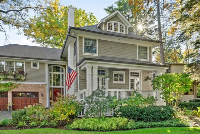 $2,850,000 | 611 Elmwood Avenue, Wilmette, IL 60091