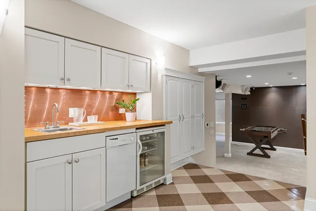 $2,850,000 | 611 Elmwood Avenue, Wilmette, IL 60091