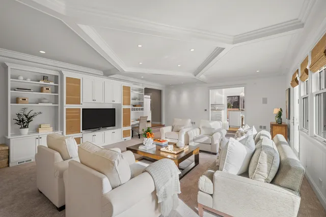 $2,850,000 | 611 Elmwood Avenue, Wilmette, IL 60091