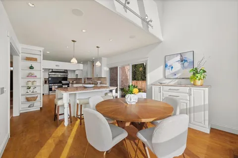 $2,850,000 | 611 Elmwood Avenue, Wilmette, IL 60091