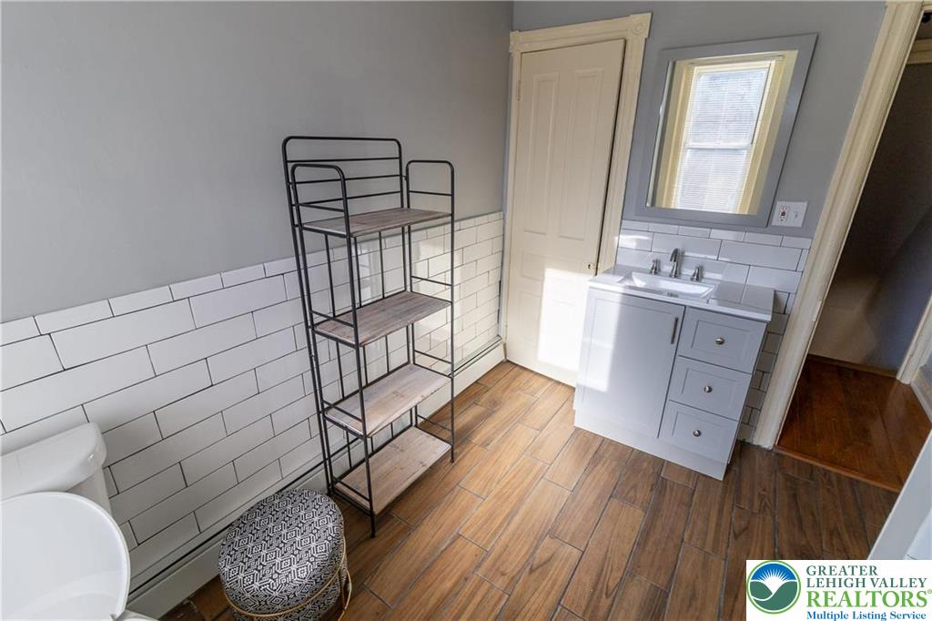 948 West Maple Street Allentown, PA 18101 - Photo 7 of 20