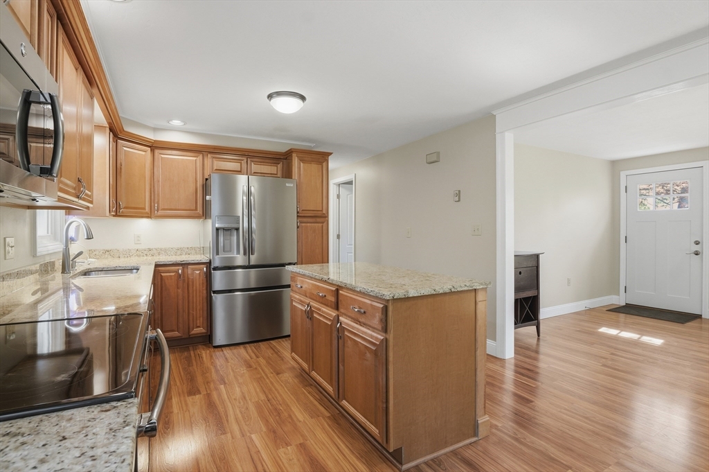 124 Wedgewood Road Worcester, MA 01602 - Photo 8 of 37 Gallery Image 8