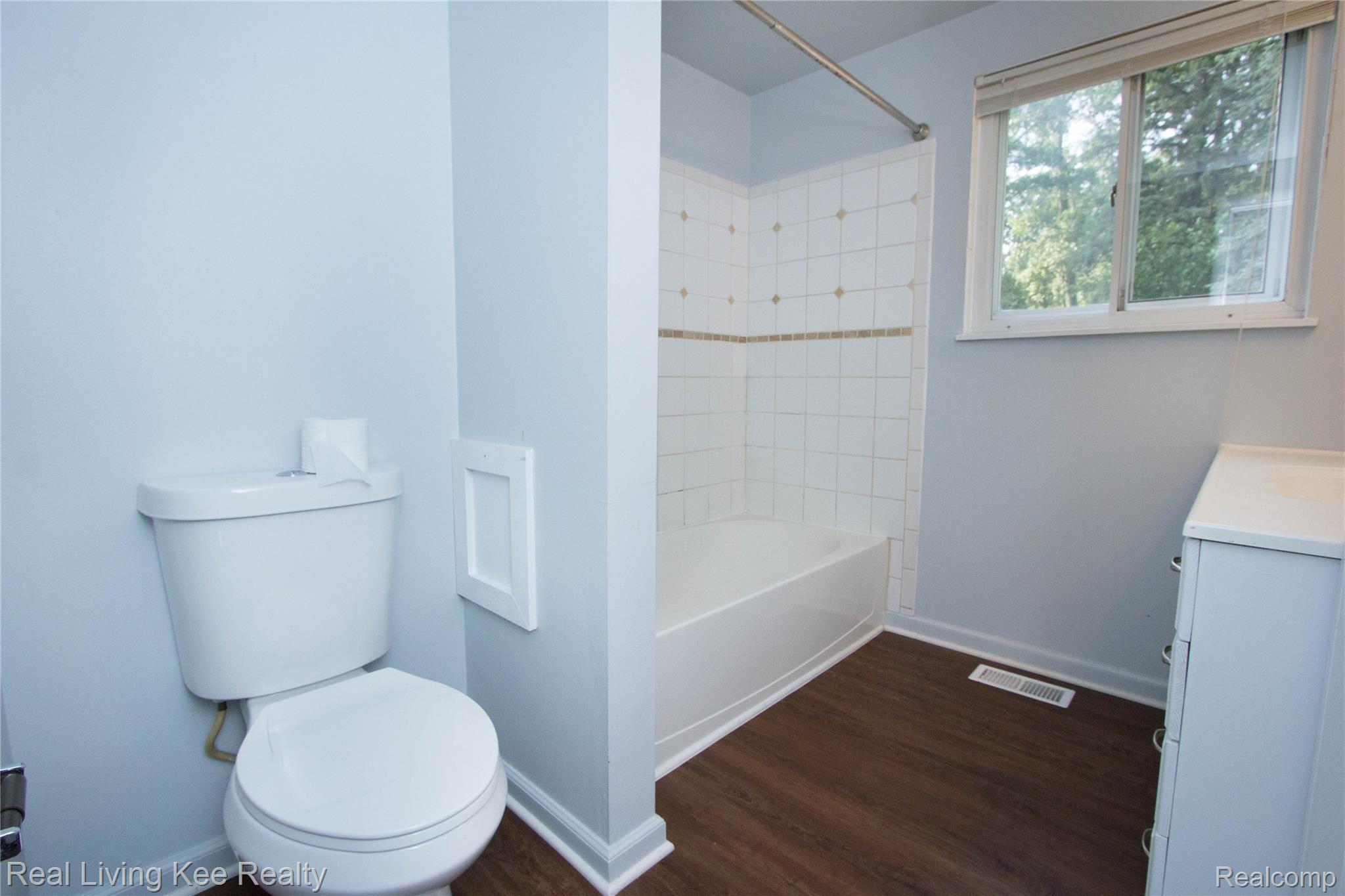 8407 East Baldwin Road Goodrich, MI 48438 - Photo 5 of 36 IMG_1723.jpg