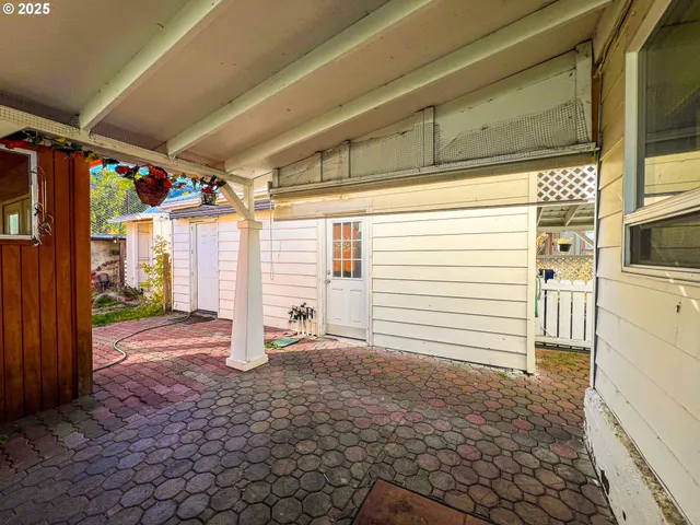 $220,000 | 314 Northwest 3rd Avenue, John Day, OR 97845