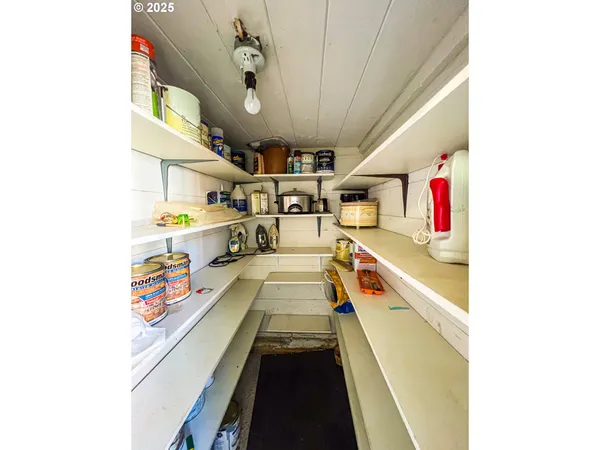 $205,000 | 314 Northwest 3rd Avenue, John Day, OR 97845