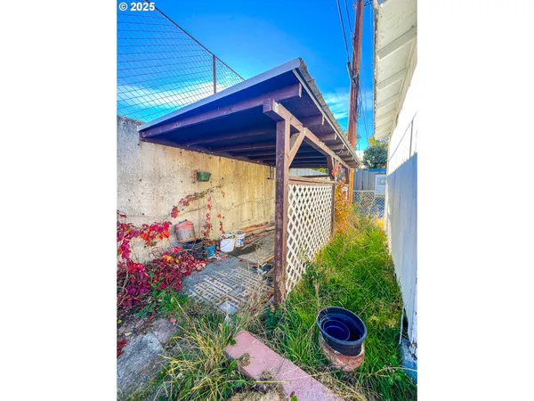 $205,000 | 314 Northwest 3rd Avenue, John Day, OR 97845