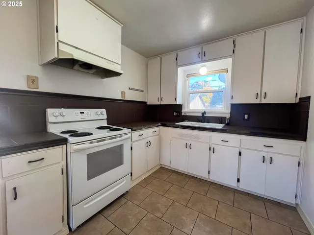 $220,000 | 314 Northwest 3rd Avenue, John Day, OR 97845