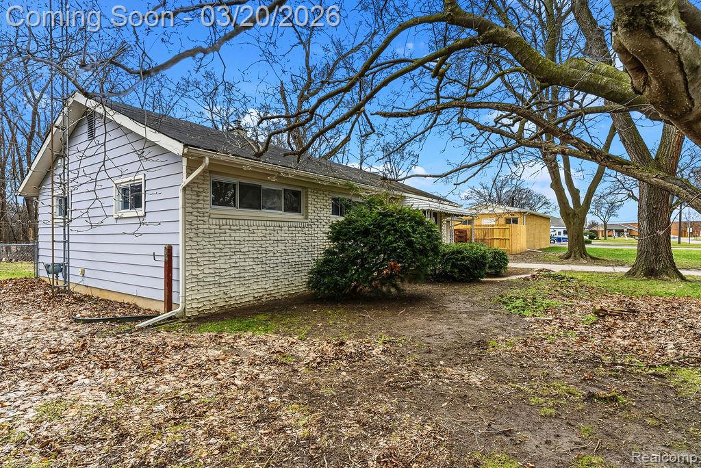 3485 Hammerberg Road Flint, MI 48507 - Photo 5 of 35