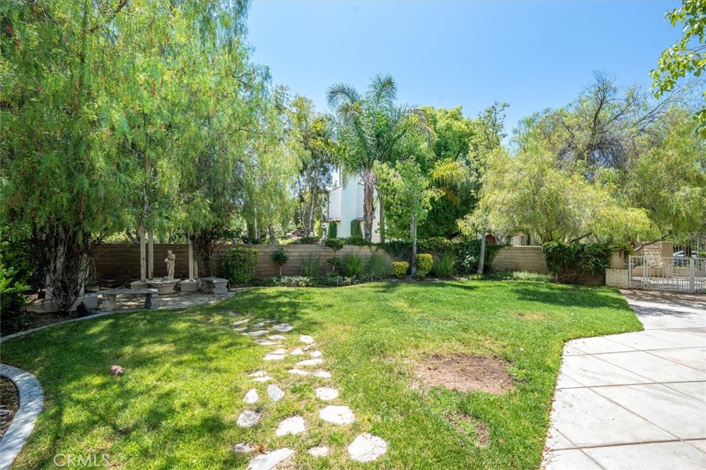 26800 Fairlain Drive Valencia, CA 91355 - Photo 24 of 39