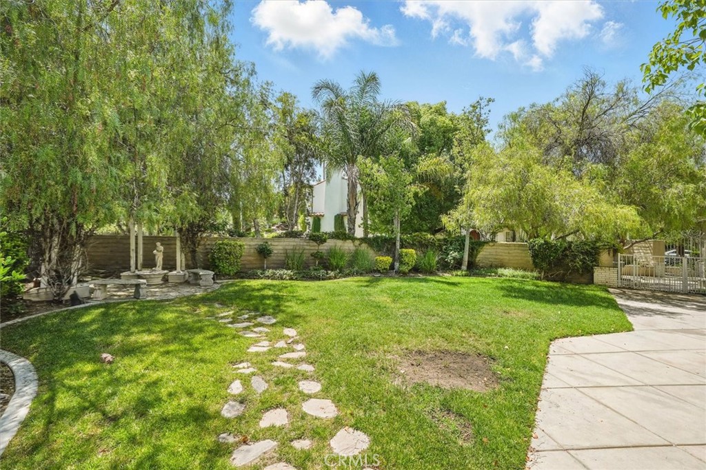 26800 Fairlain Drive Valencia, CA 91355 - Photo 25 of 39