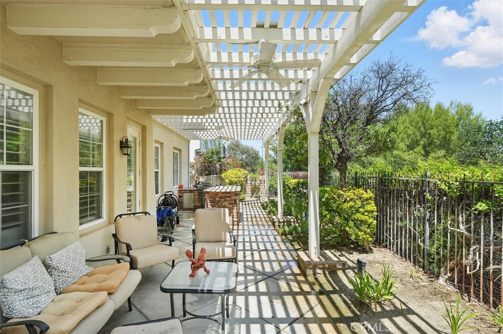 26800 Fairlain Drive Valencia, CA 91355 - Photo 26 of 39