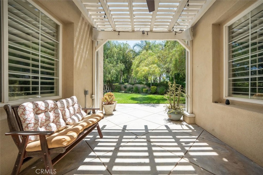 26800 Fairlain Drive Valencia, CA 91355 - Photo 27 of 39