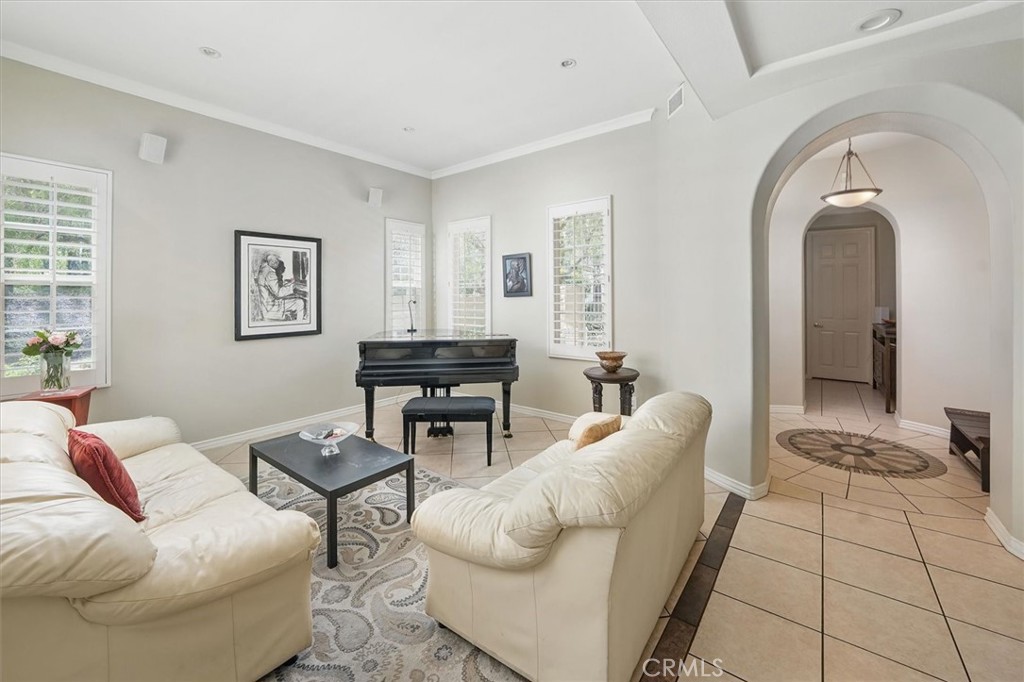 26800 Fairlain Drive Valencia, CA 91355 - Photo 5 of 39