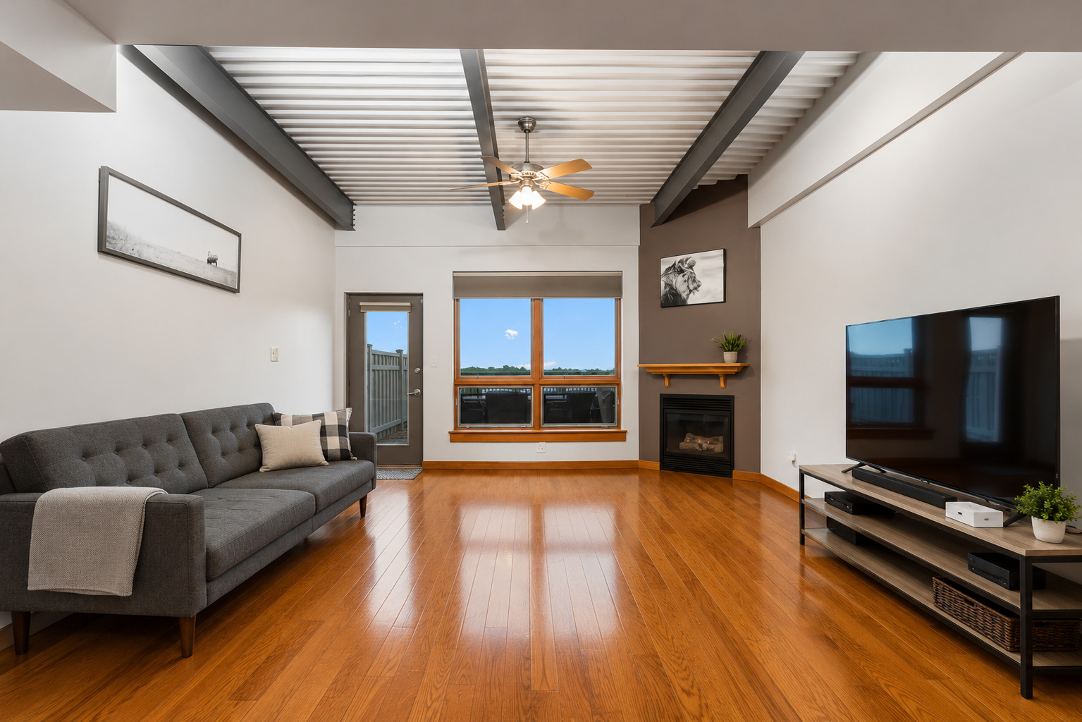 1 East Main Street, Unit 404 Champaign, IL 61820 - Photo 8 of 32