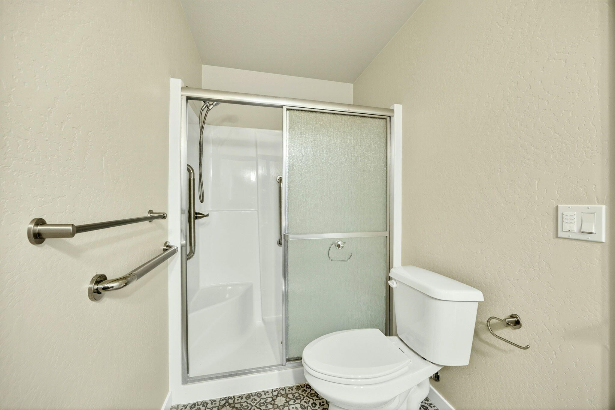 3001 Southwest University Road, Unit A & B Grants Pass, OR 97527 - Photo 18 of 38