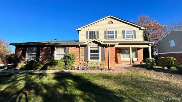 $3,300 | 2852 Mayfair Drive, Troy, MI 48084
