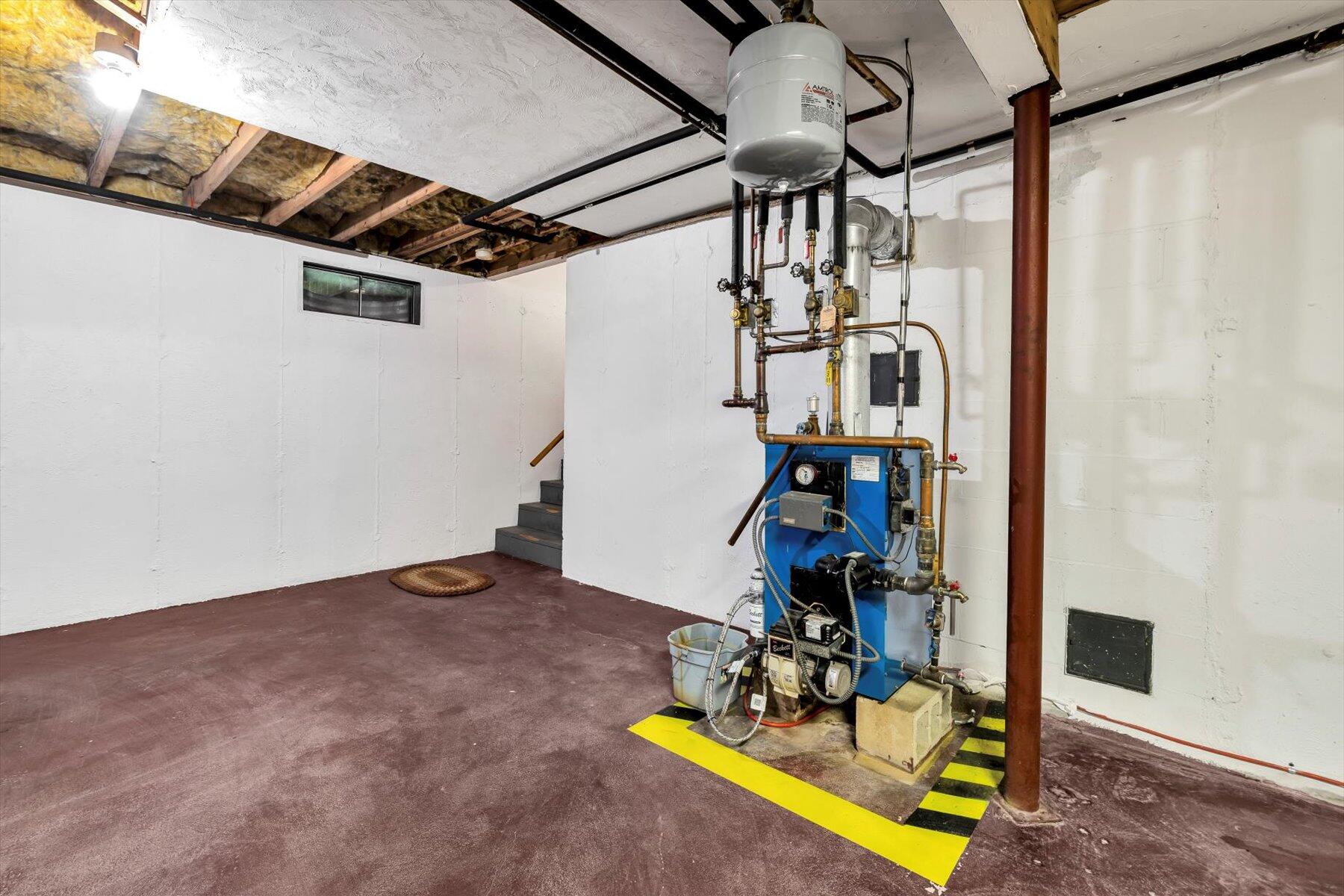 18 Pheasant Run Road Harwich, MA 02645 - Photo 36 of 51 a view of a room with gym equipment