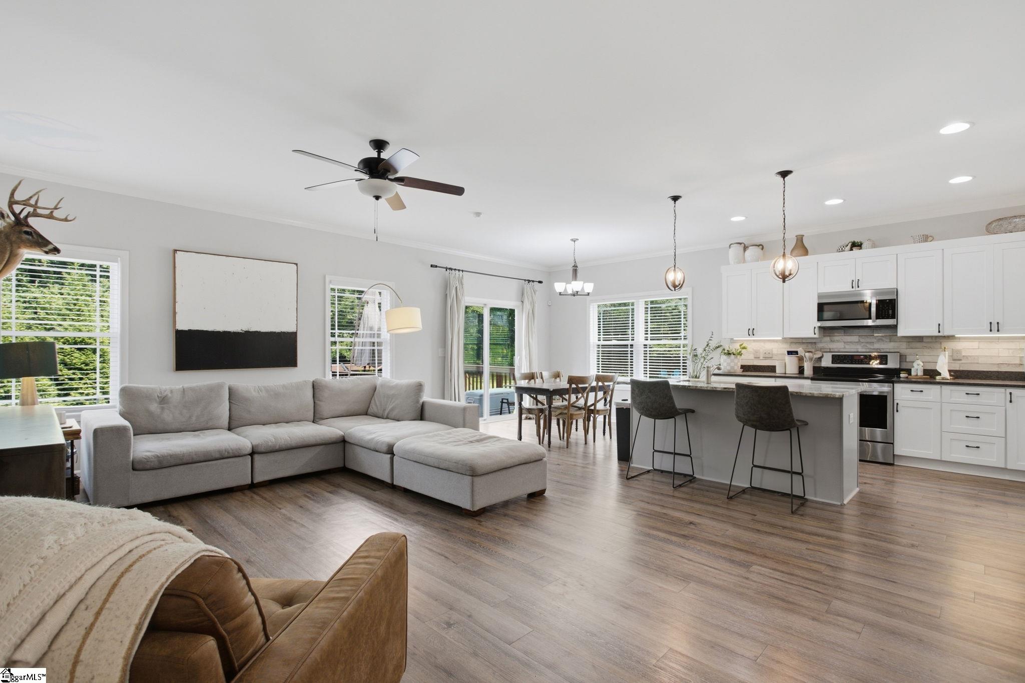 334 Tugaloo Road Travelers Rest, SC 29690 - Photo 4 of 29 Gallery Image 4