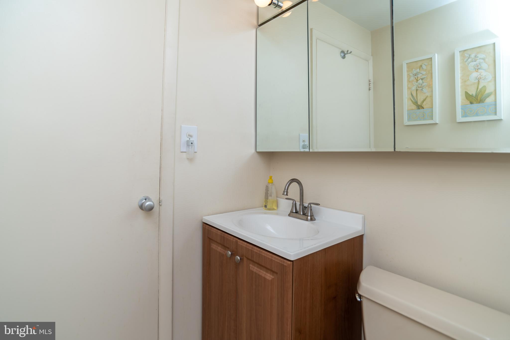 85 Candle Road Levittown, PA 19057 - Photo 23 of 39 Gallery Image 23