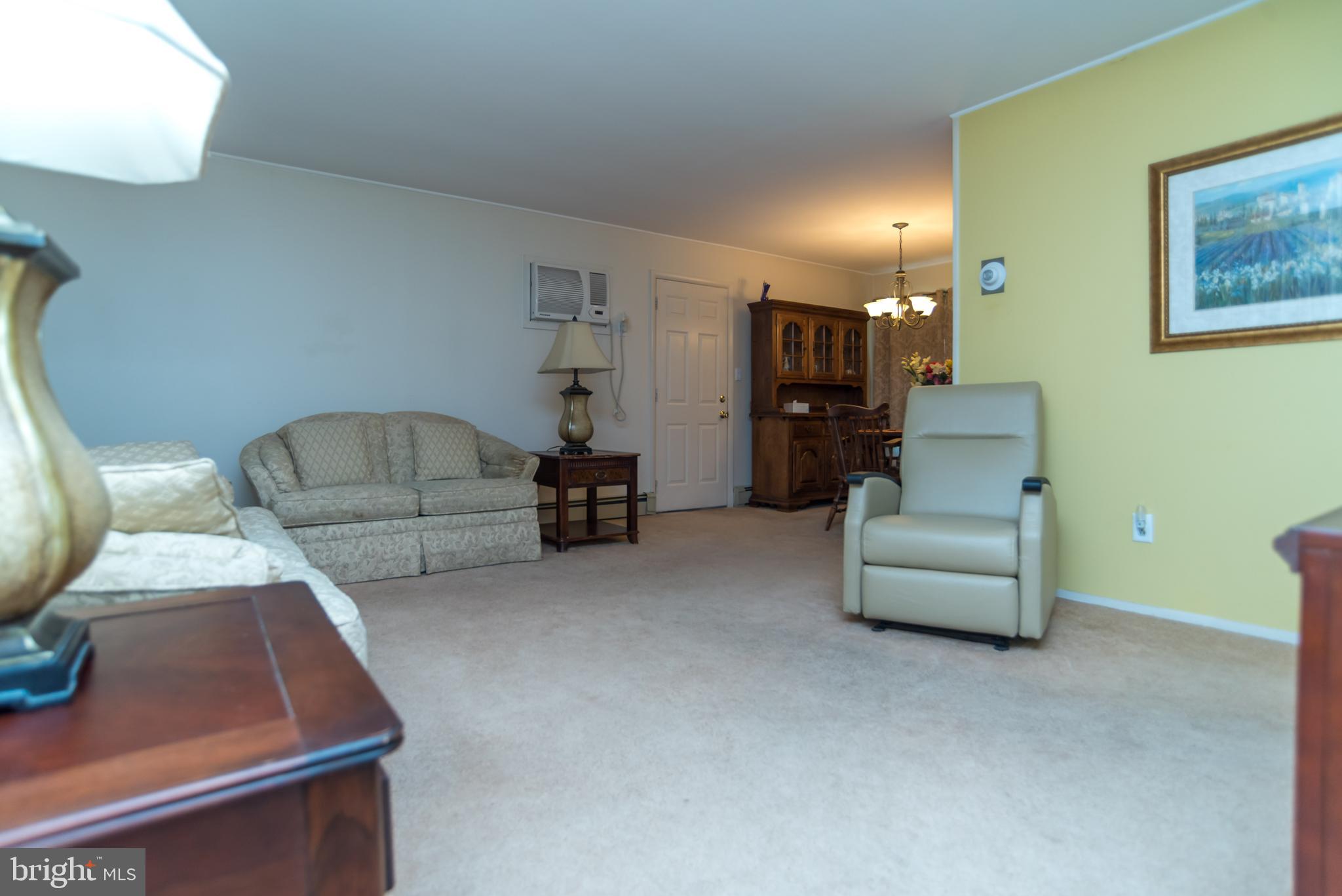 85 Candle Road Levittown, PA 19057 - Photo 4 of 39 Gallery Image 4