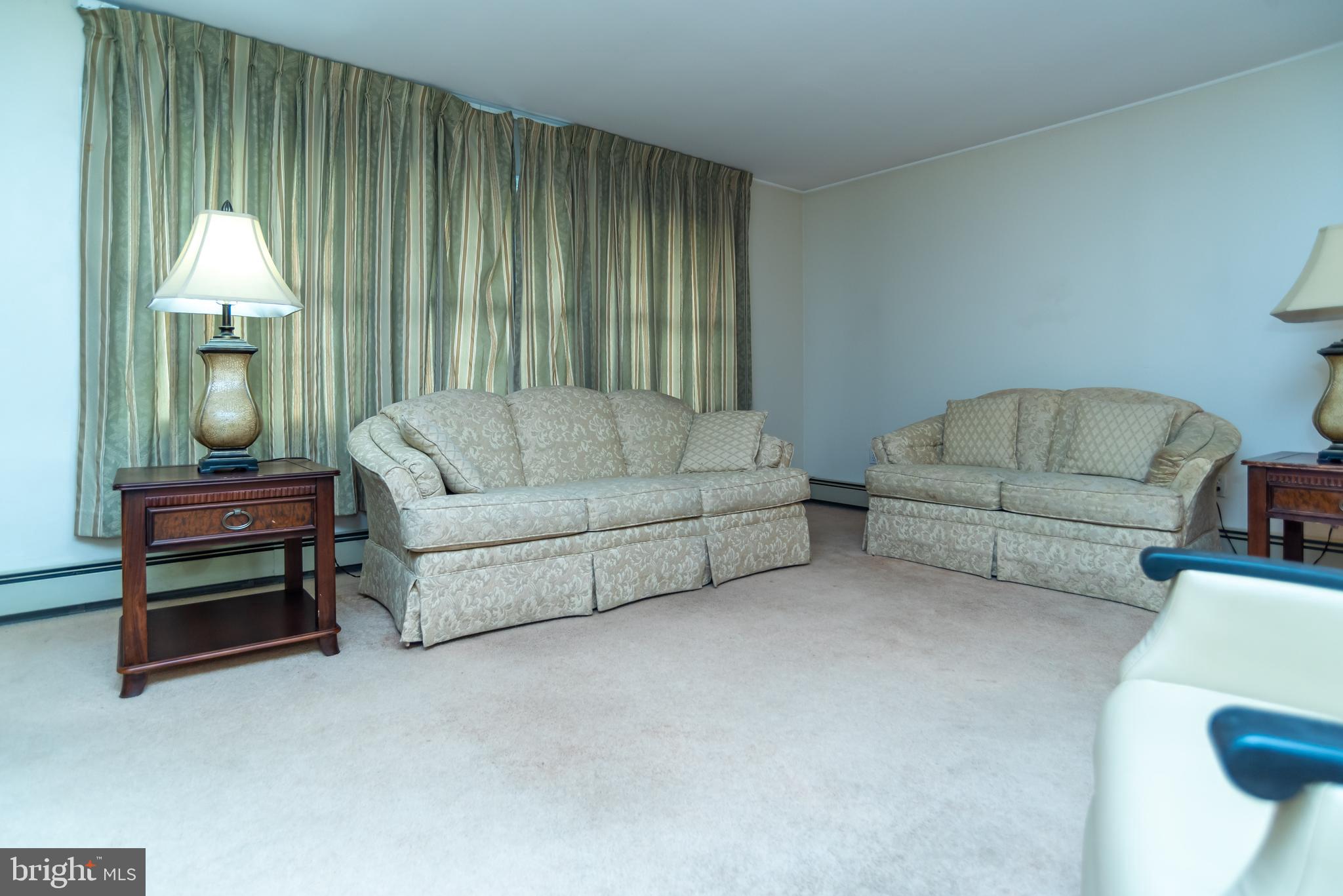 85 Candle Road Levittown, PA 19057 - Photo 5 of 39 Gallery Image 5