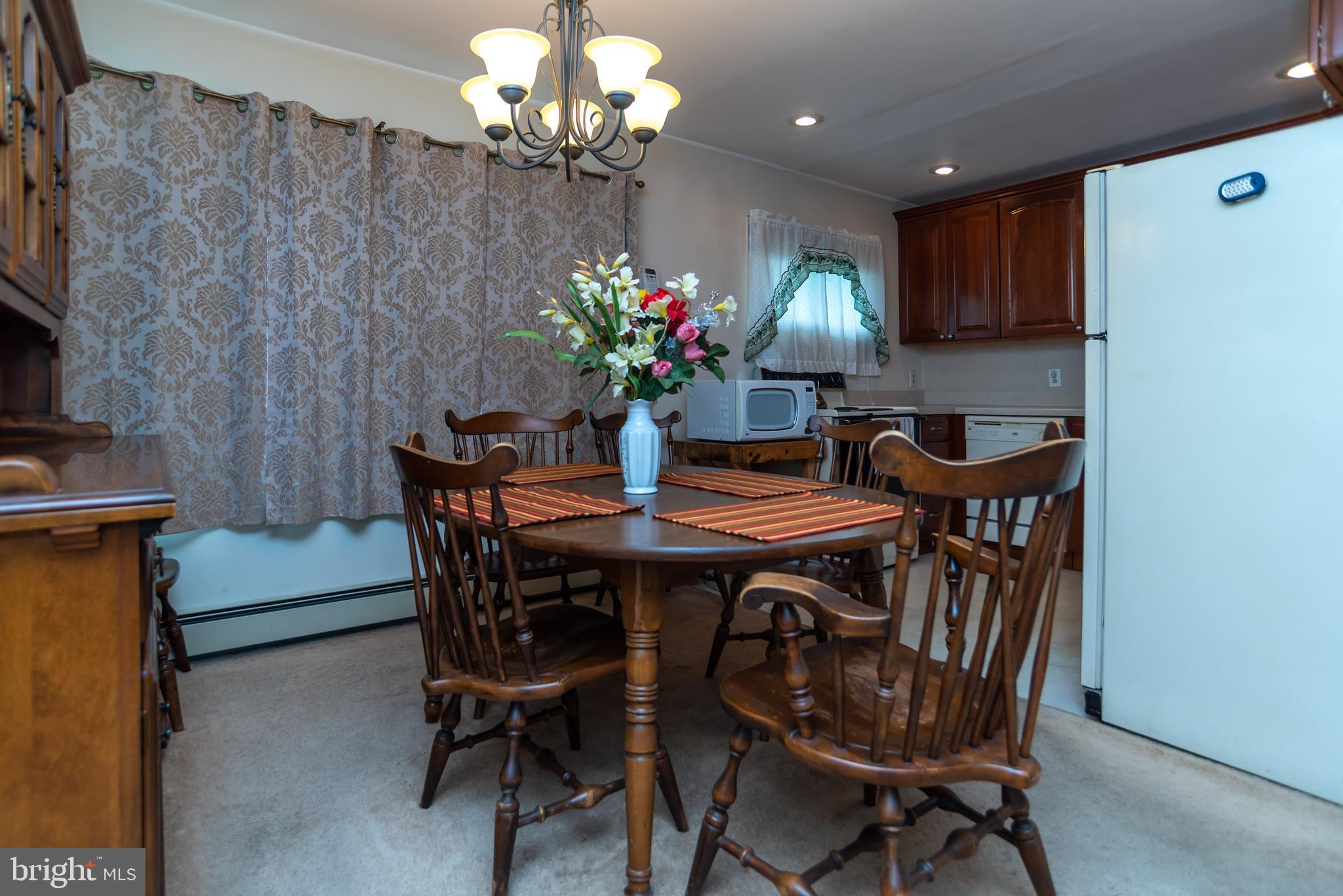 85 Candle Road Levittown, PA 19057 - Photo 8 of 39 Gallery Image 8