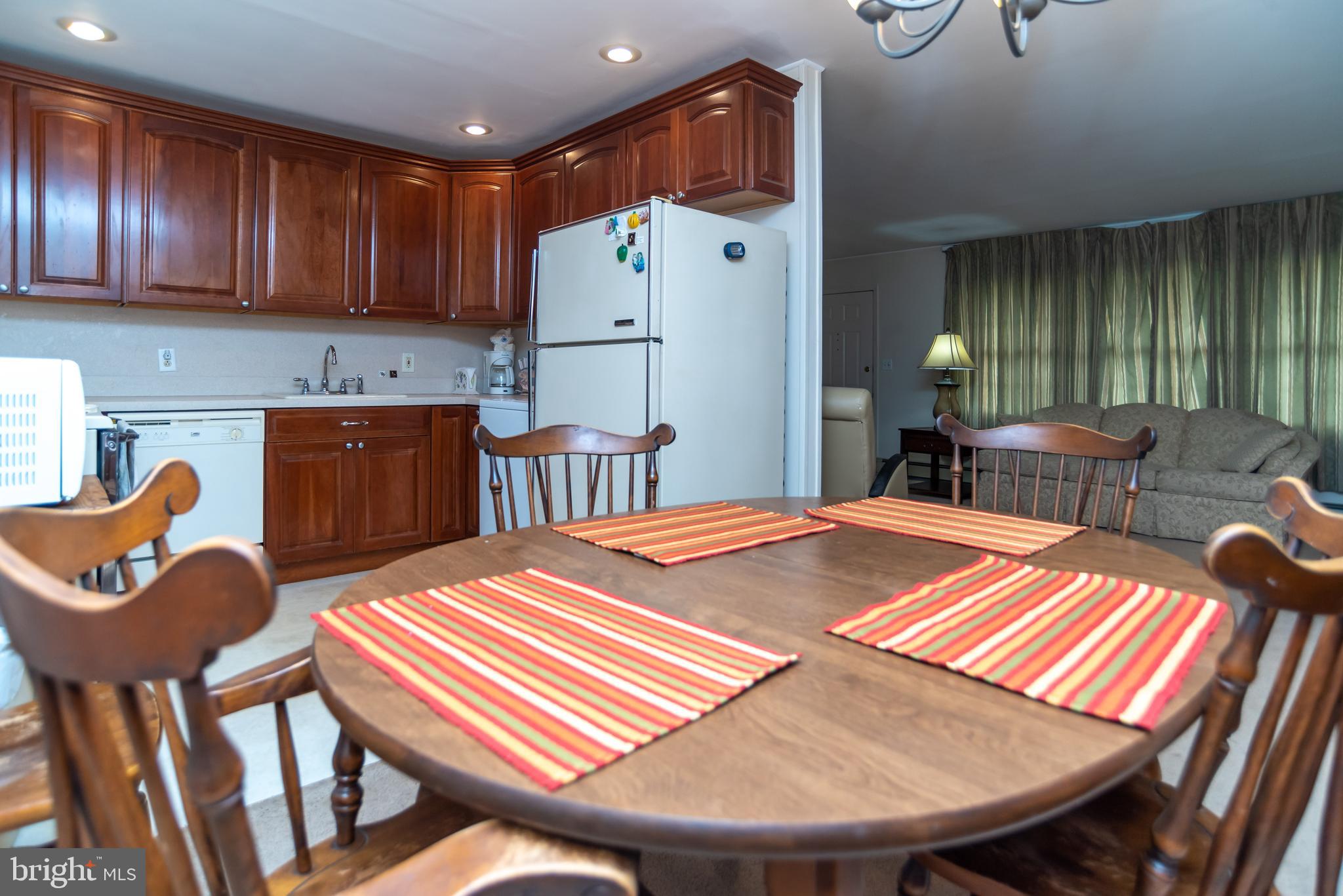 85 Candle Road Levittown, PA 19057 - Photo 10 of 39 Gallery Image 10