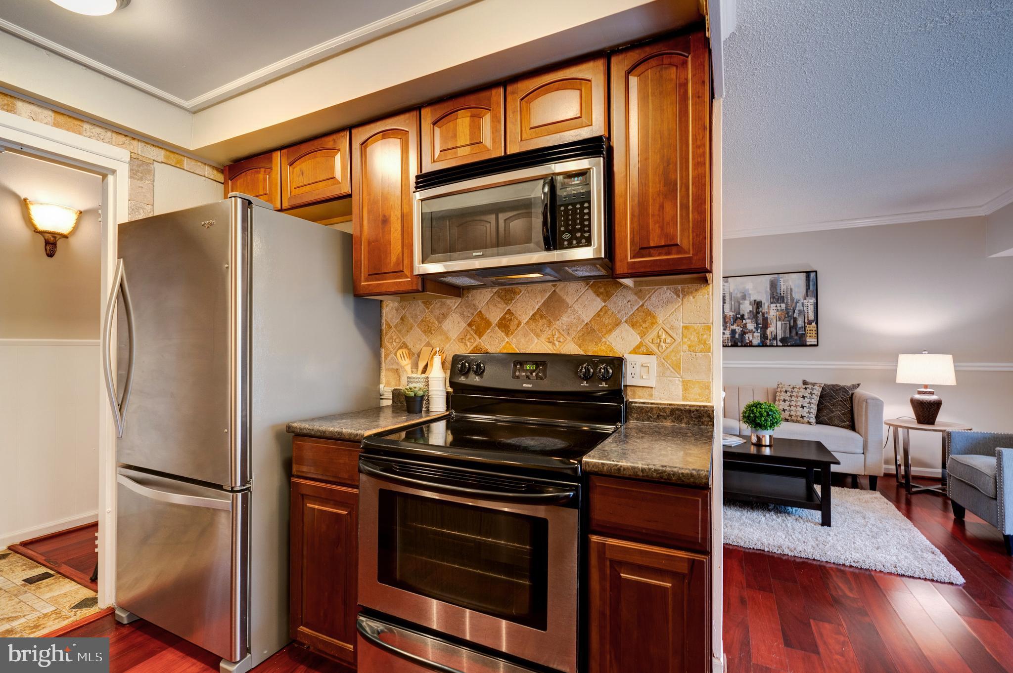 11651 Stoneview Square, Unit 11C Reston, VA 20191 - Photo 5 of 34 Kitchen