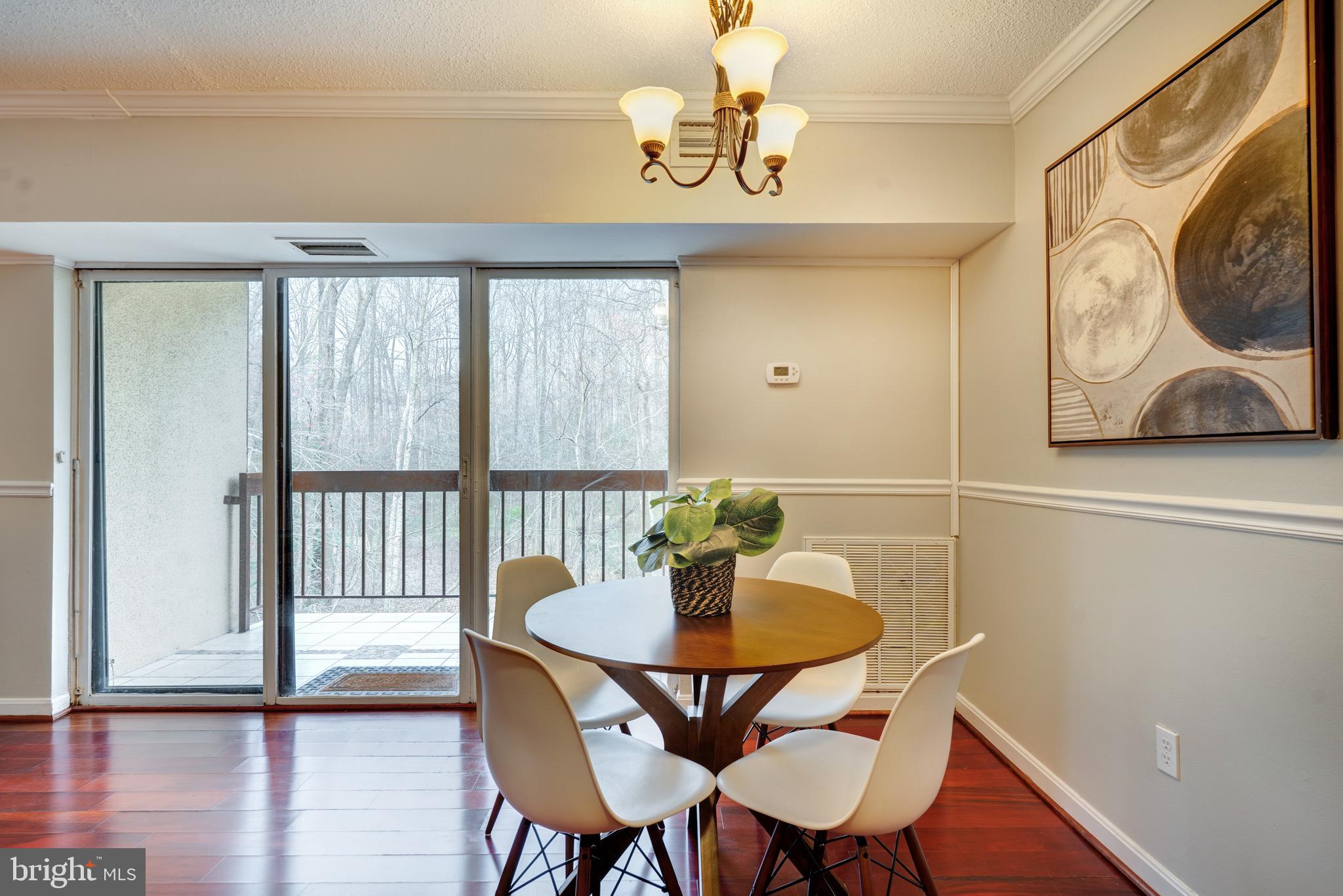 11651 Stoneview Square, Unit 11C Reston, VA 20191 - Photo 6 of 34 Dining