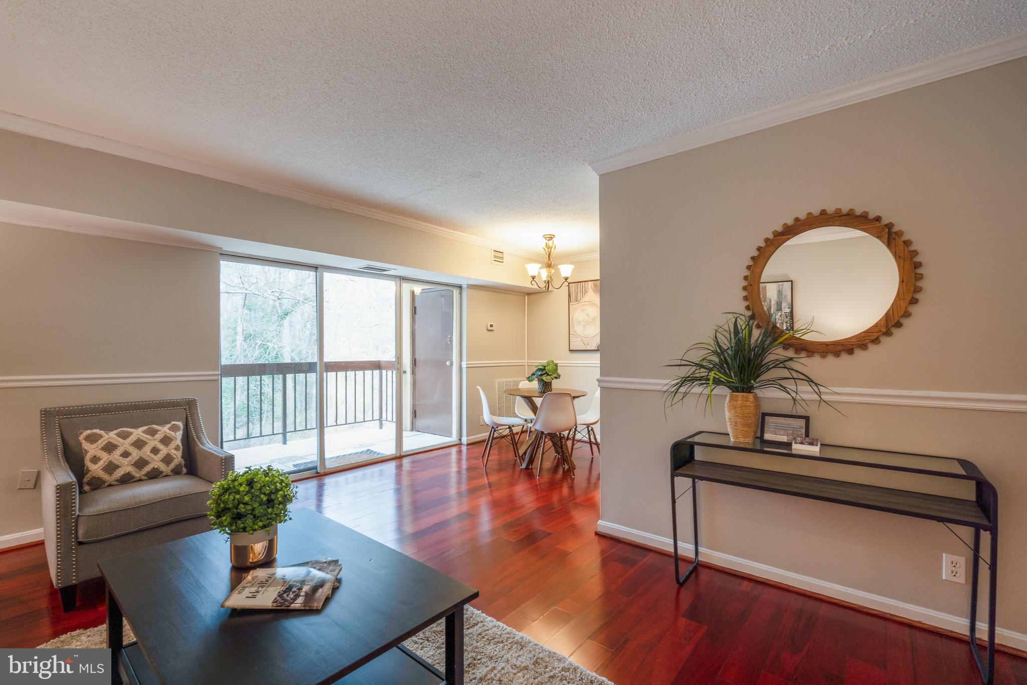 11651 Stoneview Square, Unit 11C Reston, VA 20191 - Photo 8 of 34 Living/Dining Room
