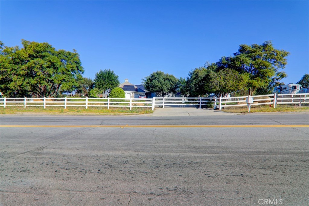 16950 Scottsdale Road Riverside, CA 92504 - Photo 2 of 45