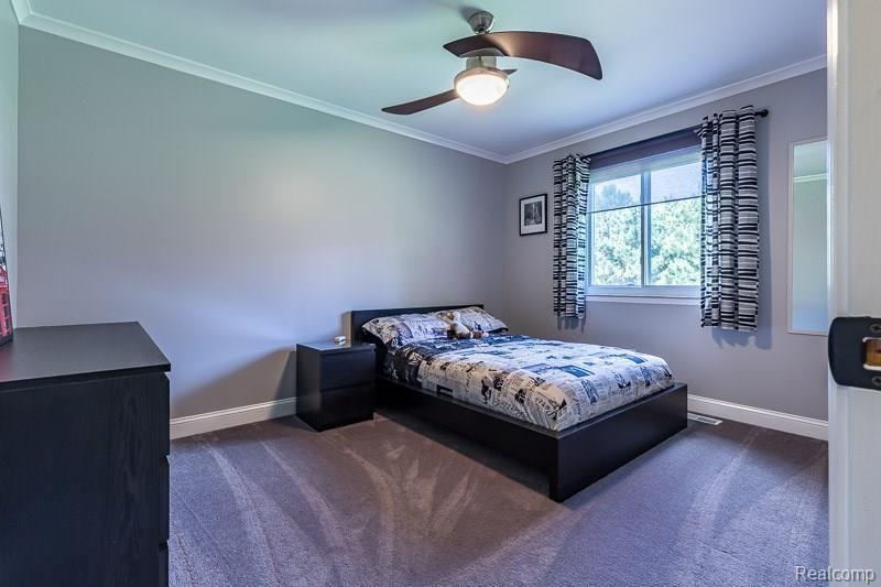 2096 Winchester Road Rochester, MI 48307 - Photo 14 of 45 2096 Winchester sm-20.jpg