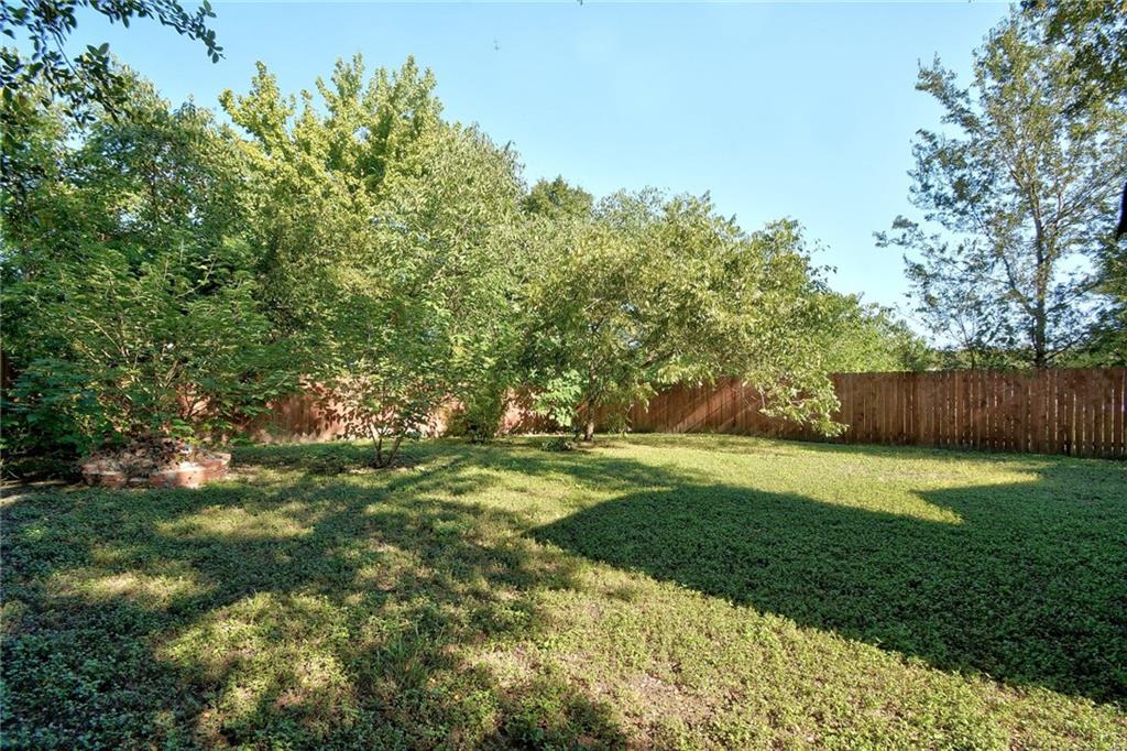 1120 Estes Avenue, Unit B Austin, TX 78721 - Photo 3 of 26 View of fenced backyard