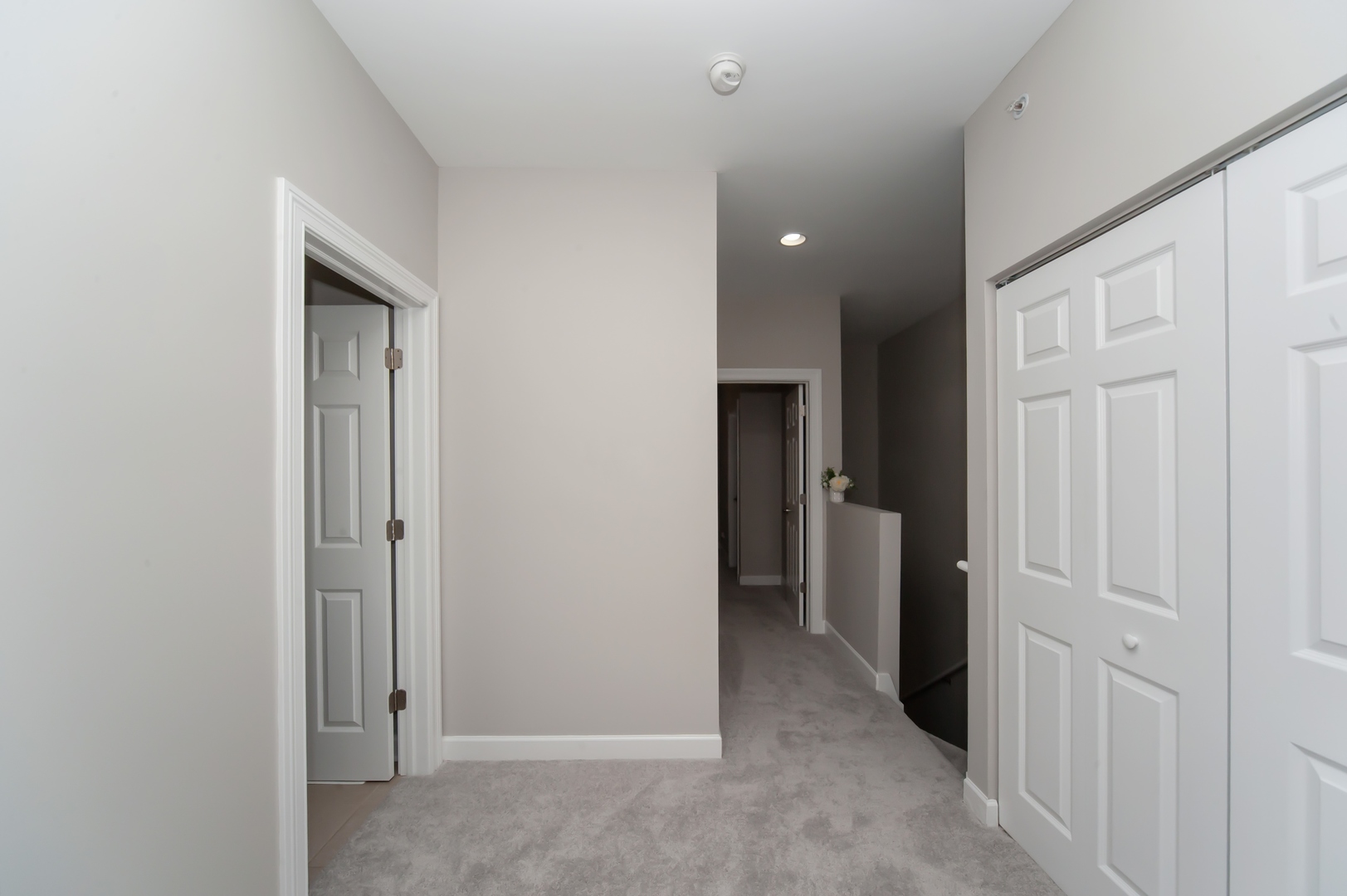 90 Legacy Lane Wheeling, IL 60090 - Photo 17 of 25