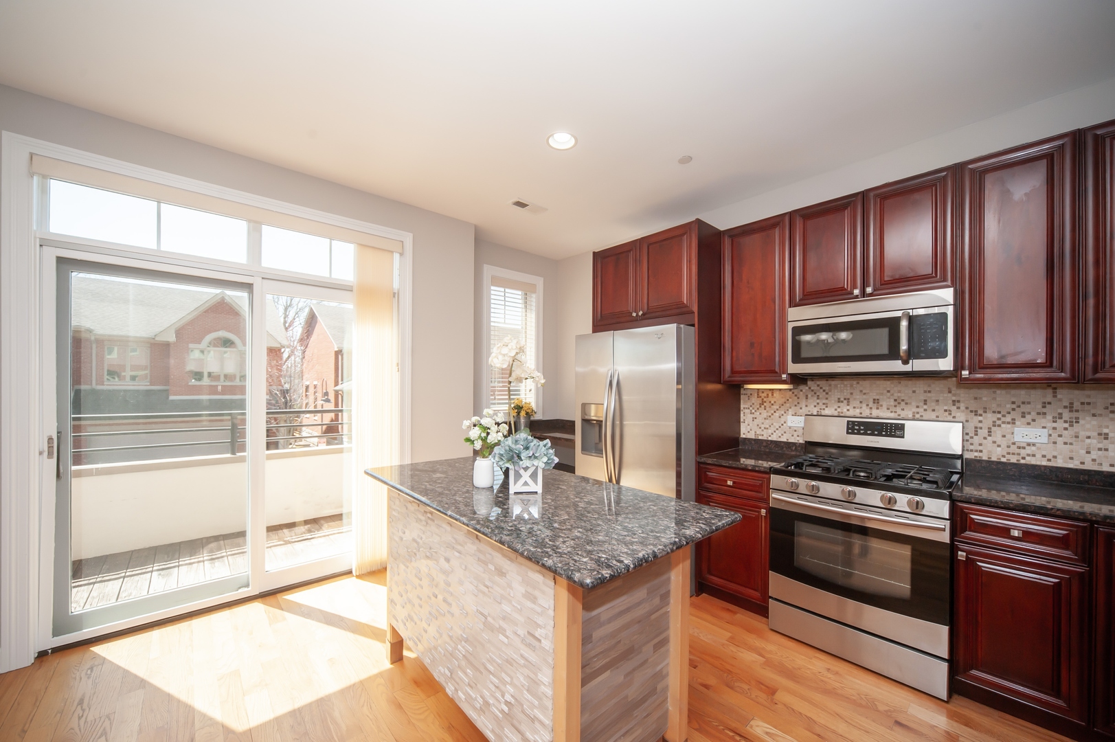 90 Legacy Lane Wheeling, IL 60090 - Photo 7 of 25