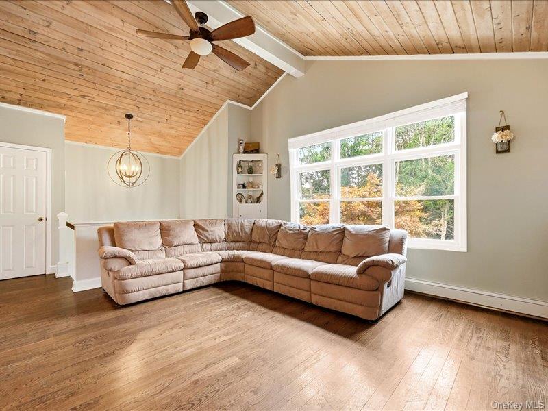 75 Lexington Road Shirley, NY 11967 - Photo 2 of 43 Gallery Image 2