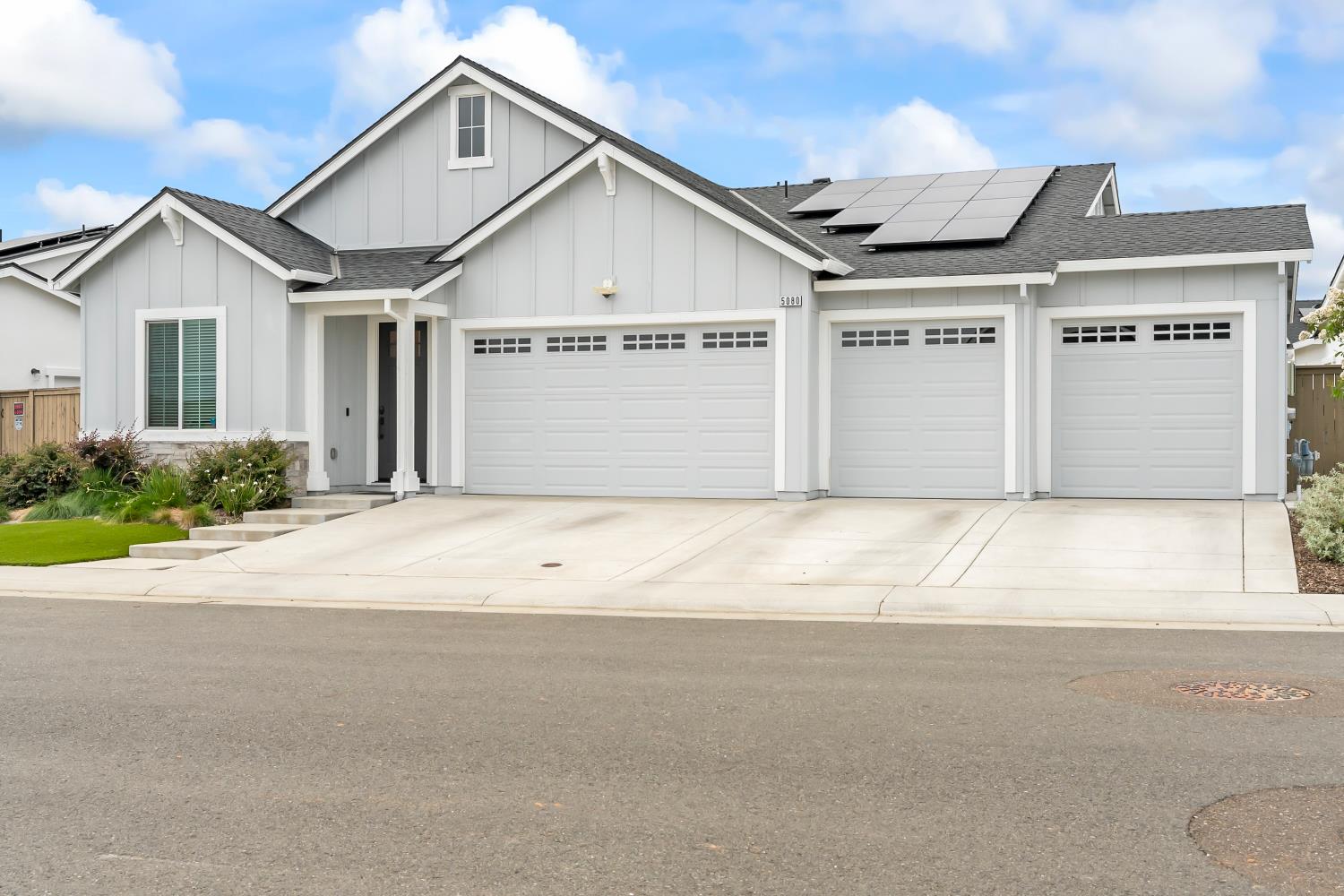 5080 Misty Ridge Drive Roseville, CA 95747 - Photo 2 of 48