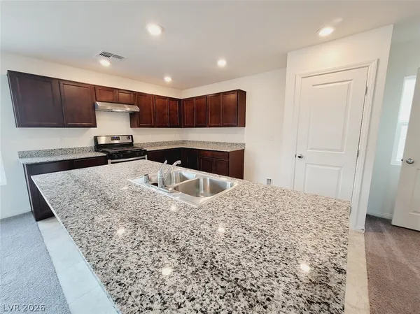 $2,300 | 8180 Seminario Avenue, Las Vegas, NV 89113