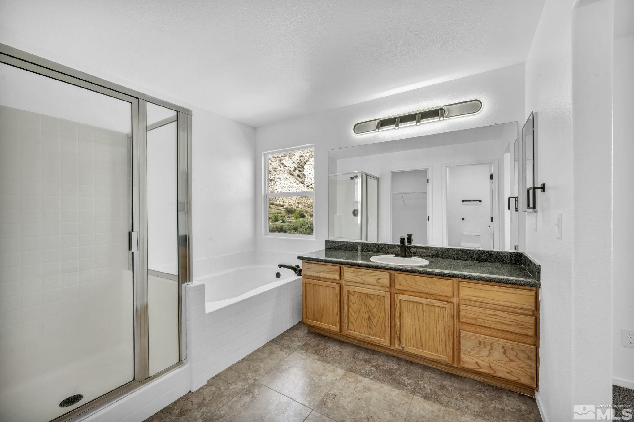 2290 Sapphire Ridge Way Reno, NV 89523 - Photo 12 of 40 Photo 12