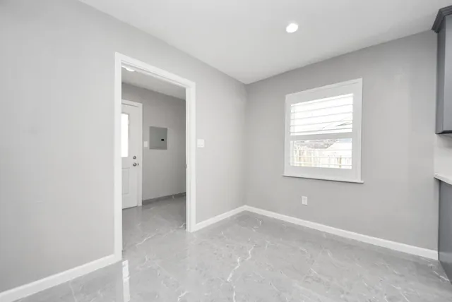 $2,500 | 7718 Romney Road, Houston, TX 77036