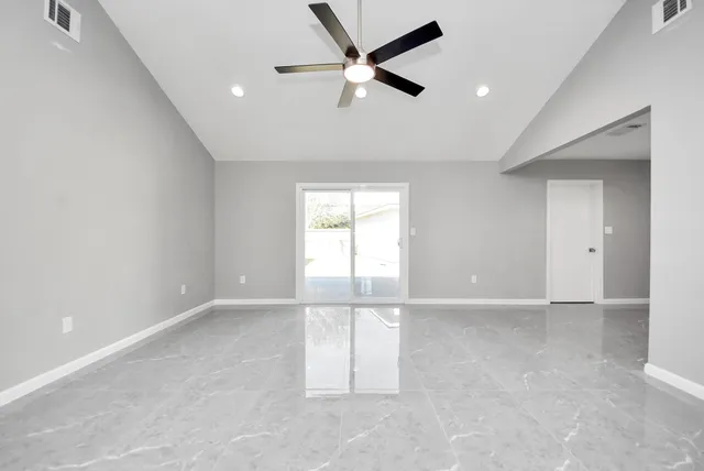 $2,500 | 7718 Romney Road, Houston, TX 77036