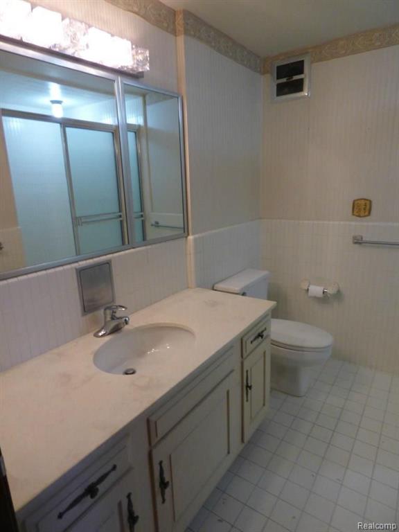 25720 Southfield Road, Unit 102 Southfield, MI 48075 - Photo 27 of 39