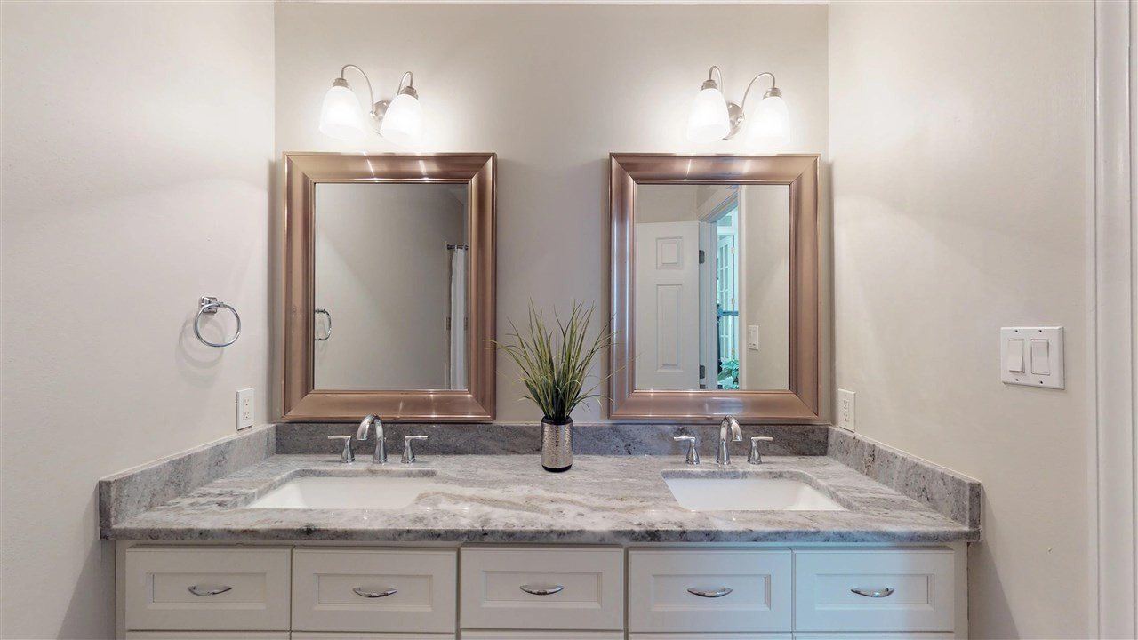 10101 Goodview Court Raleigh, NC 27613 - Photo 21 of 30 Gorgeous marble in upstairs bath