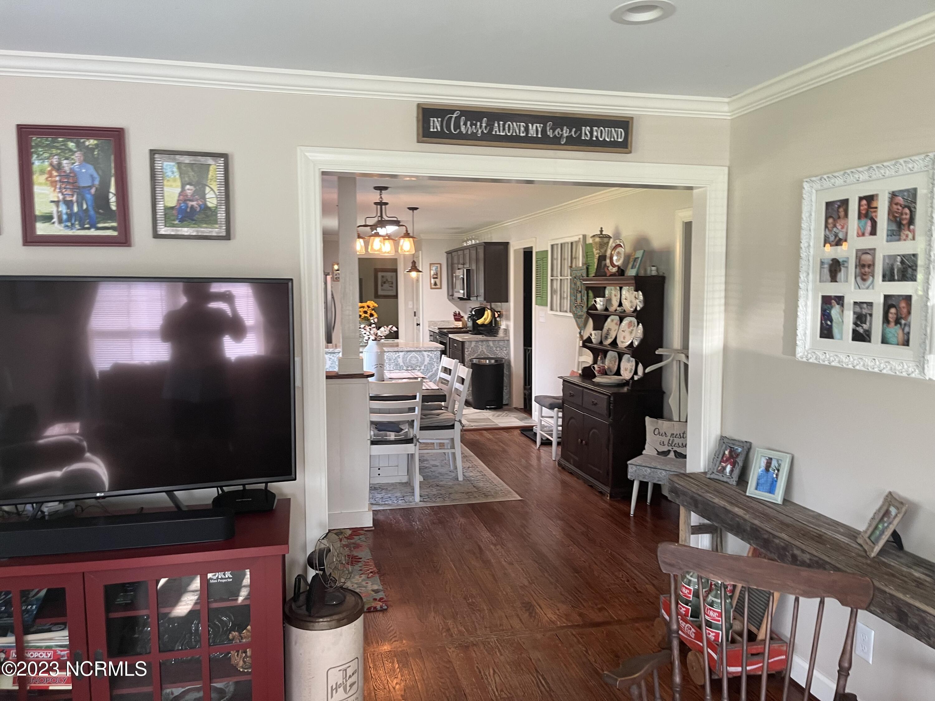 189 Cherry Run Road Washington, NC 27889 - Photo 10 of 36 Family room towards dining and kitchen