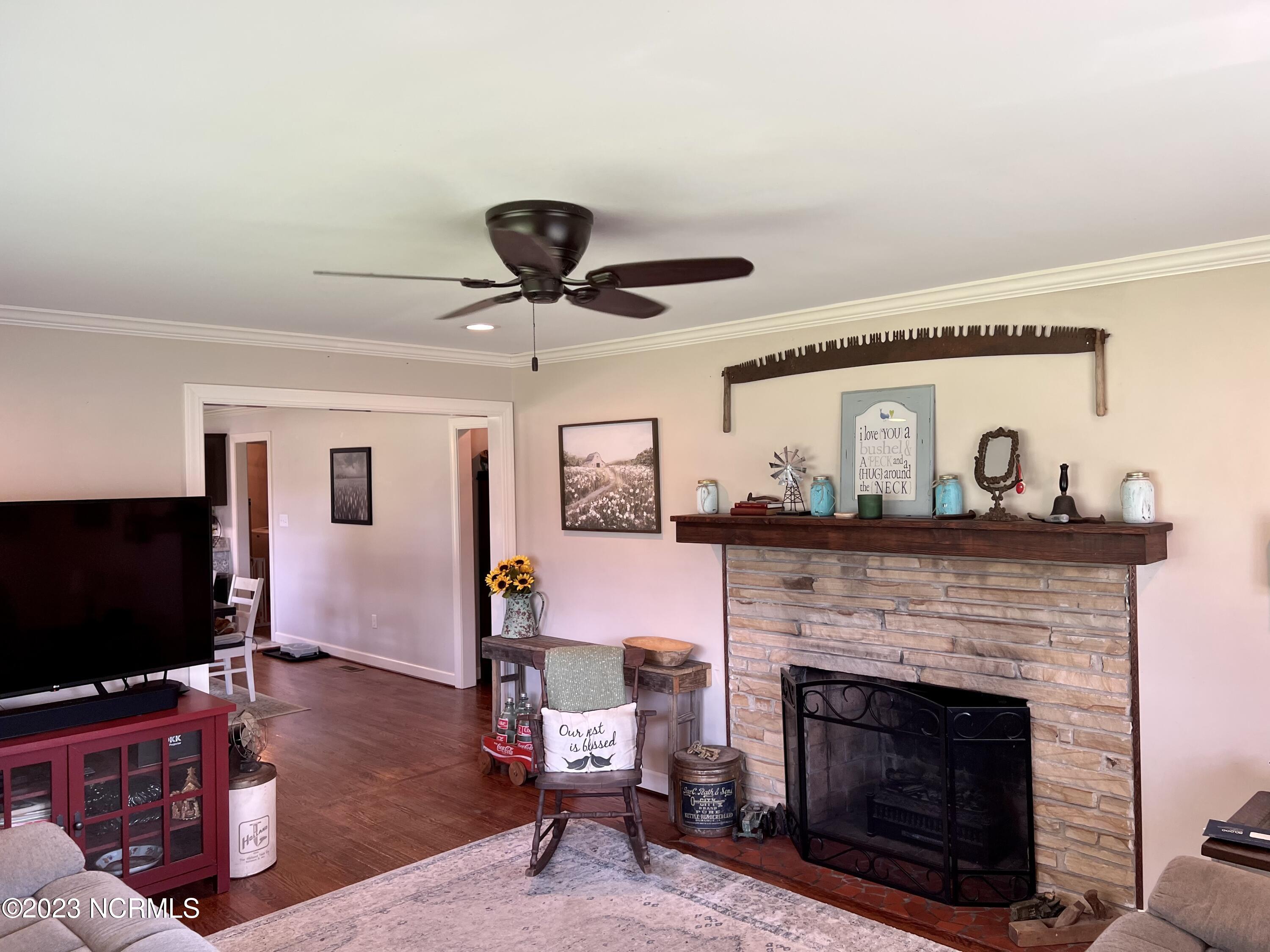 189 Cherry Run Road Washington, NC 27889 - Photo 13 of 36 Real fireplace in family room