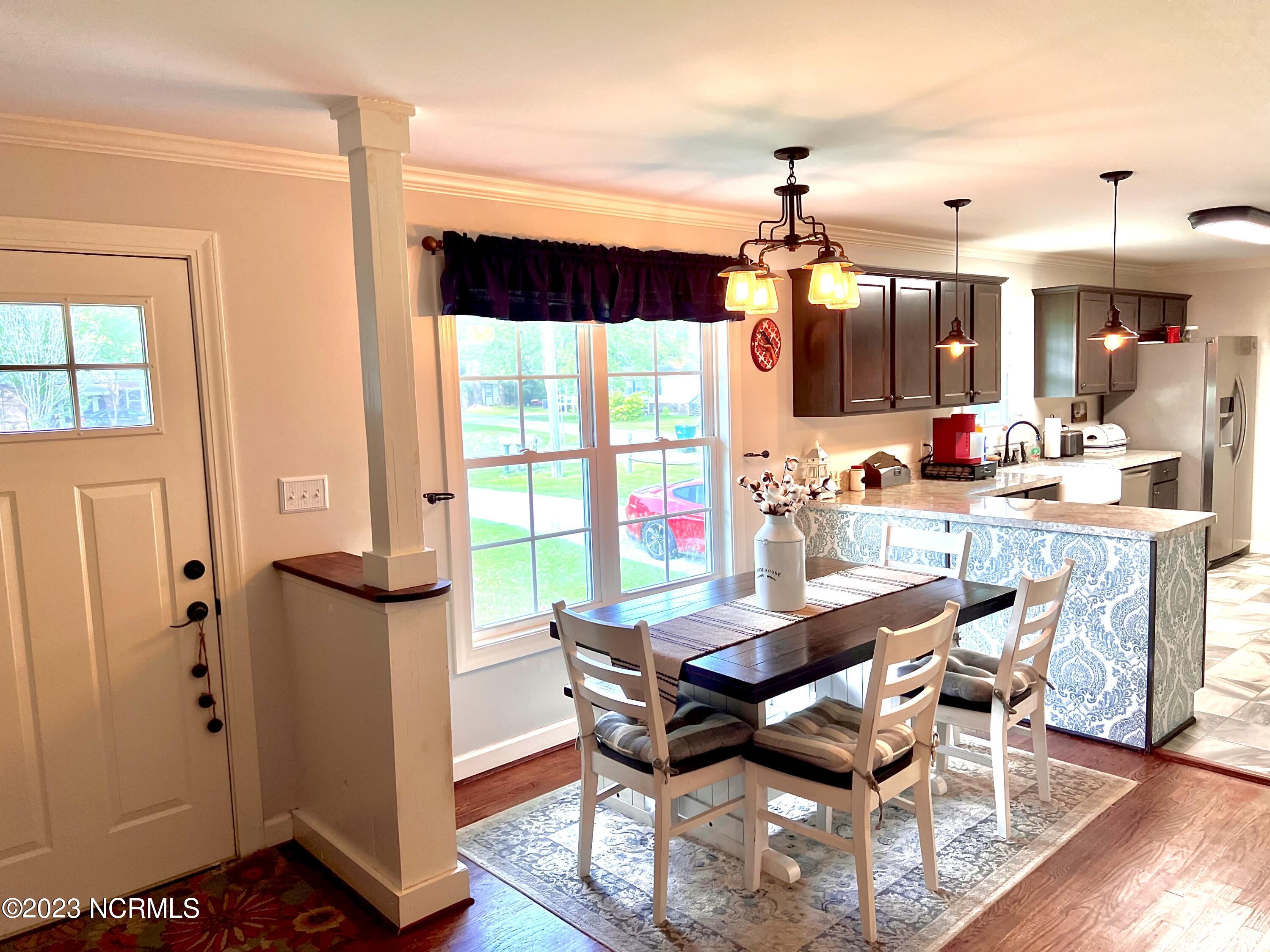 189 Cherry Run Road Washington, NC 27889 - Photo 7 of 36 Dining into kitchen