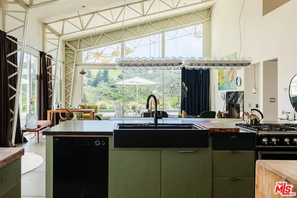 $3,000,000 | 1742 Deerhill Trail, Topanga, CA 90290