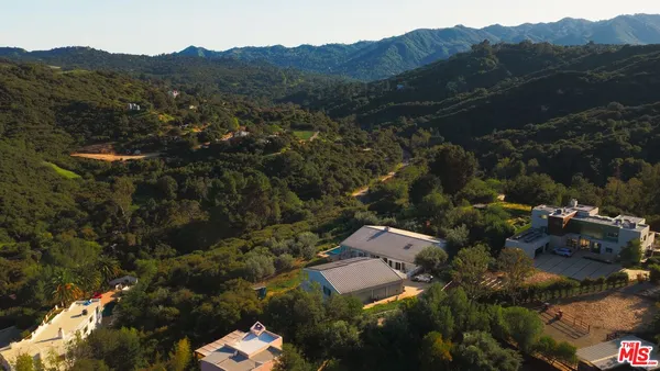 $3,000,000 | 1742 Deerhill Trail, Topanga, CA 90290